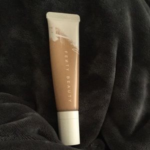 Fenty Beauty Hydrating Foundation In 310